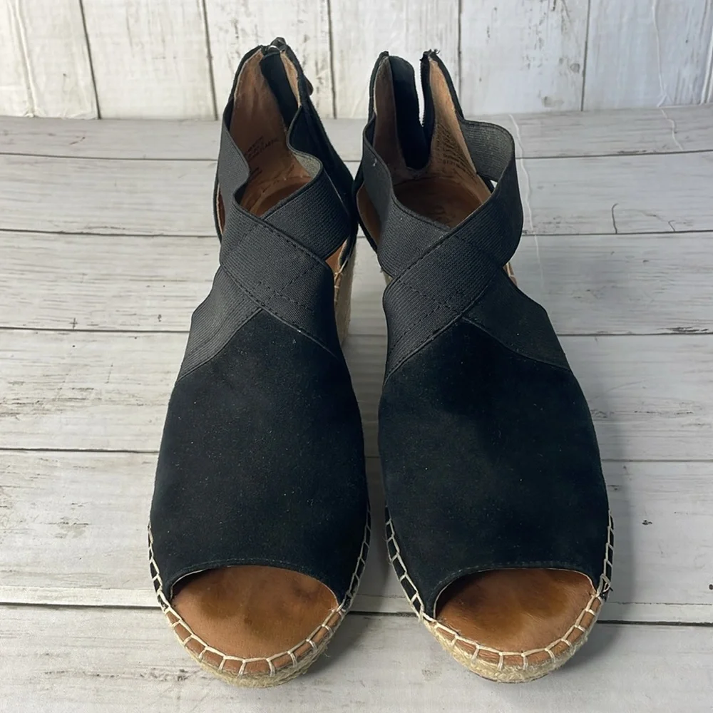 Gentle Souls by Kenneth Cole Black Charli Crisscross Espadrille Wedge Sandals